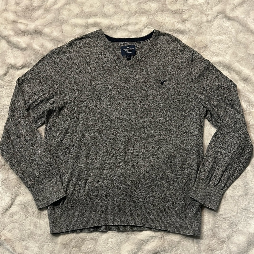 American Eagle Classic Fit V Neck Lightweight Sweater Size Large